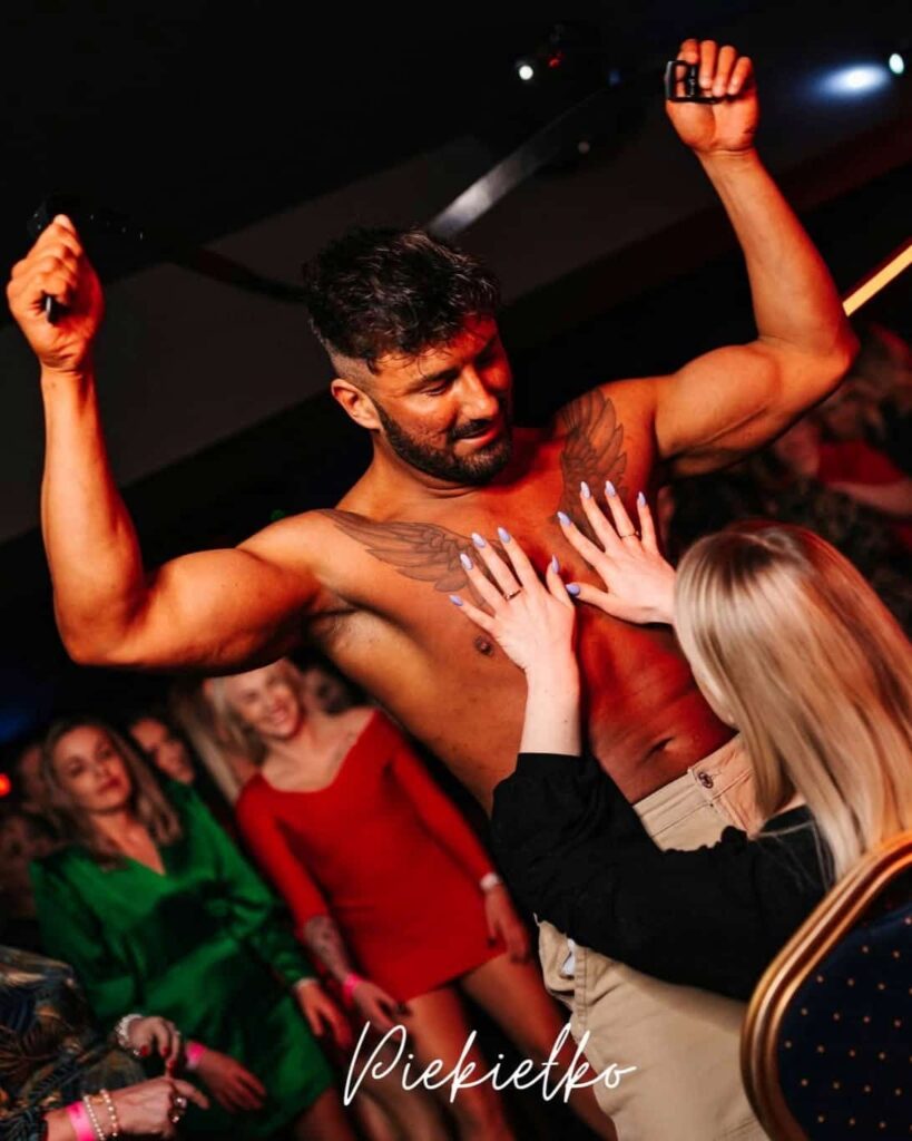 Tancerz erotyczny na dzień kobiet w Warszawie