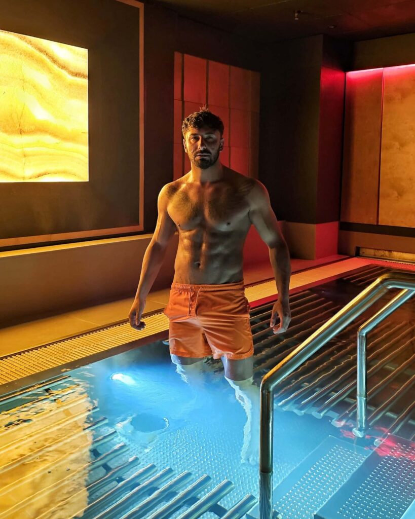 pokaz striptizu w klubie – tancerz erotyczny Warszawa