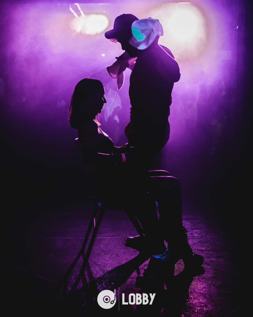 Męski striptiz w Warszawie – profesjonalny występ tancerza erotycznego na wieczór panieński